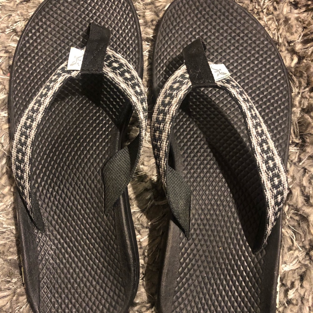 Chaco flip flops